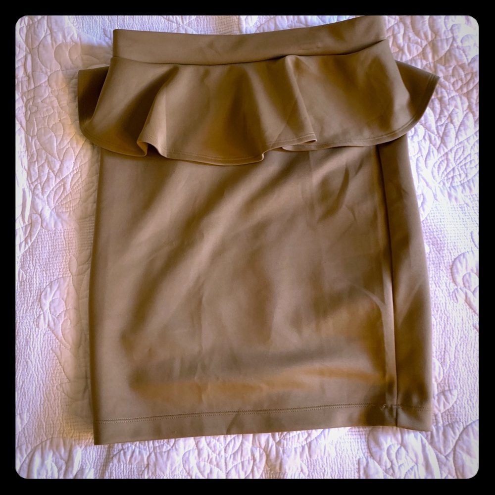 Classic Tan Peplum ✏️ Skirt